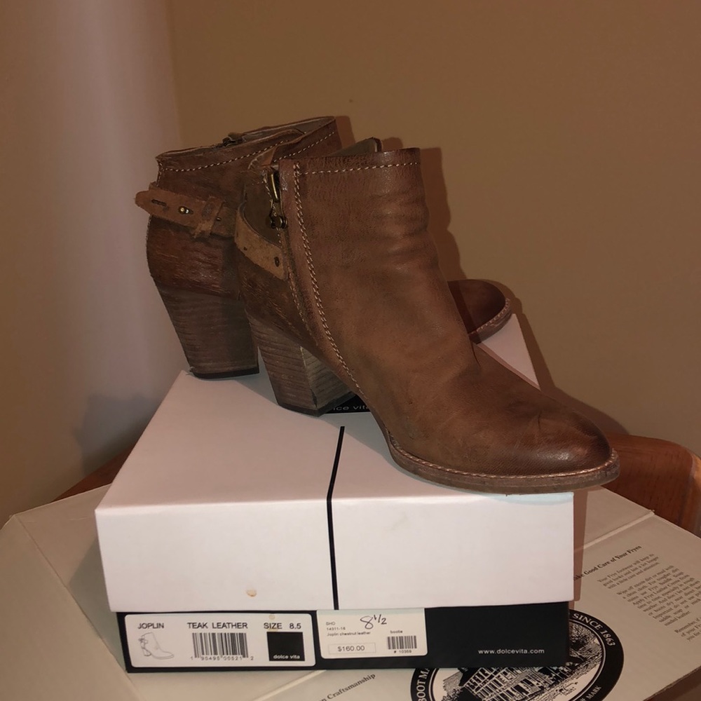 Dolce Vita zip booties